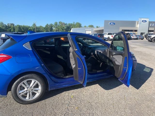 Used 2017 Chevrolet Cruze LT w/ Convenience Package FWD image 11