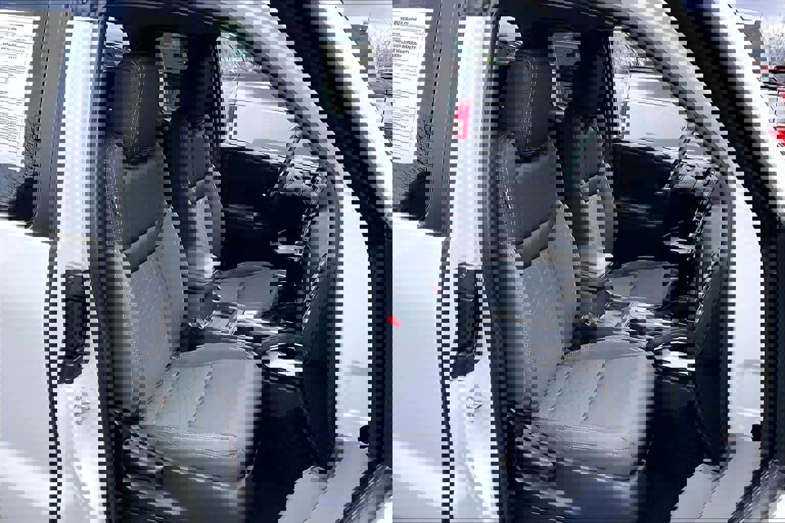 Used 2025 Nissan Frontier SV image 8