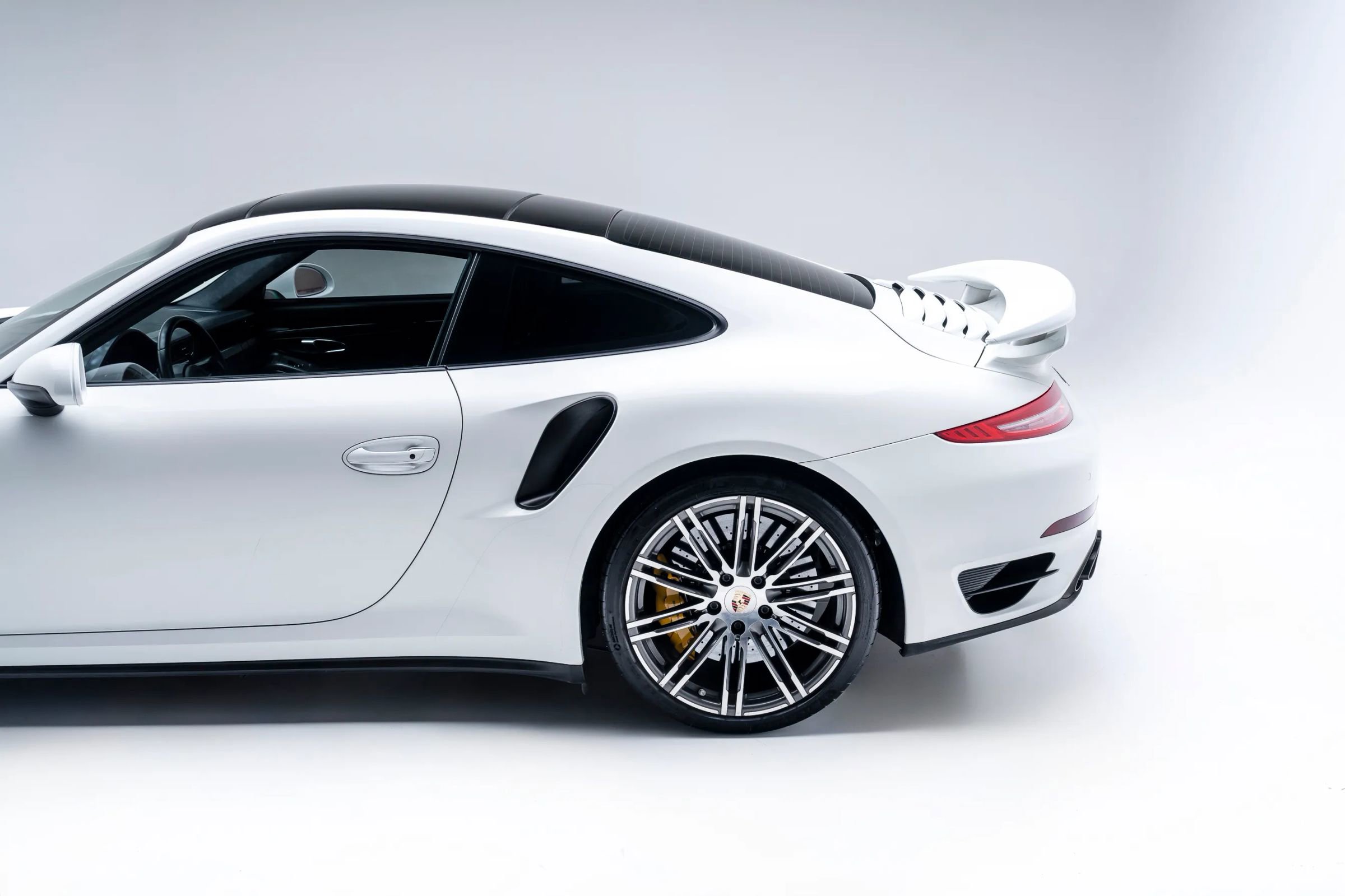 Used 2014 Porsche 911 Turbo S image 27