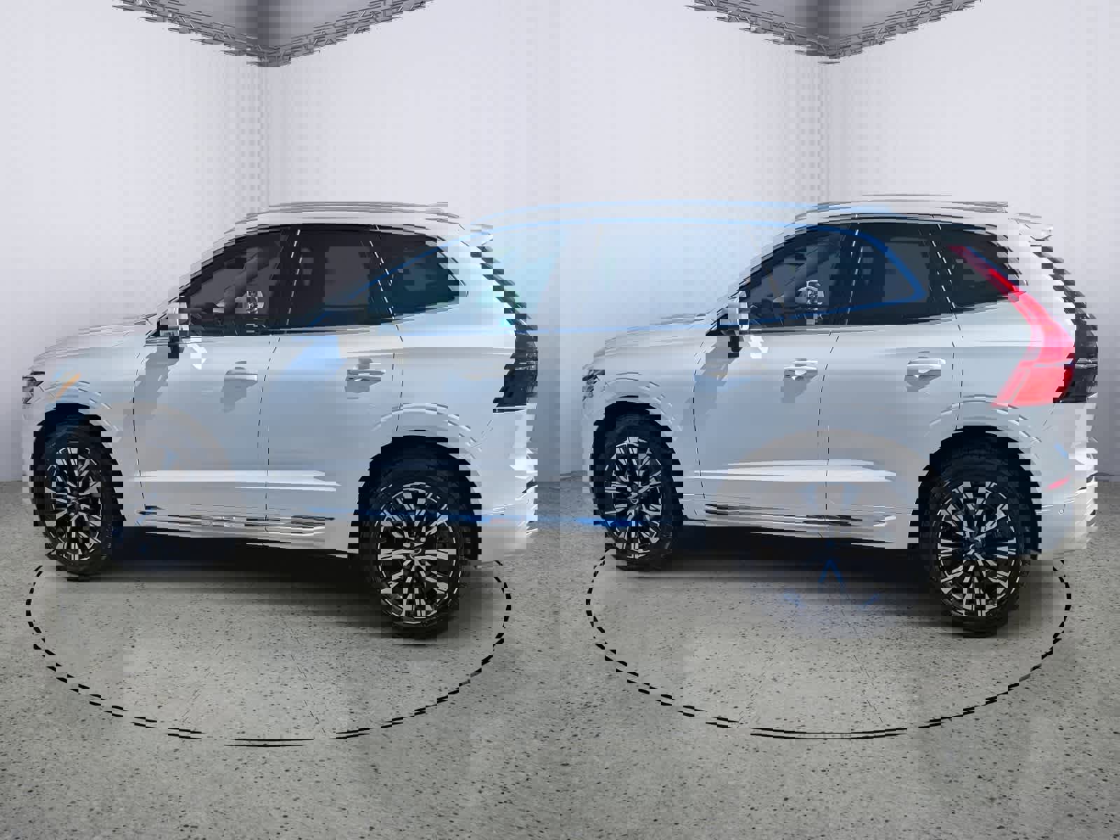 Used 2023 Volvo XC60 B5 Plus image 5