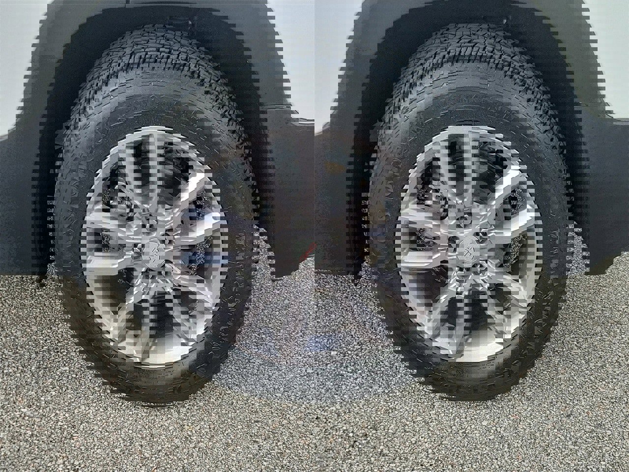 Used 2023 GMC Terrain SLT image 5