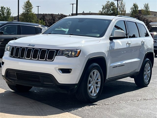 Used 2021 Jeep Grand Cherokee Laredo image 38