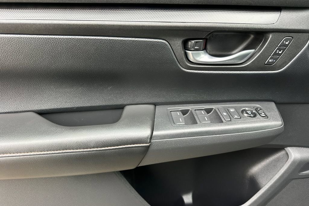 Used 2025 Honda CR-V Sport-L image 11