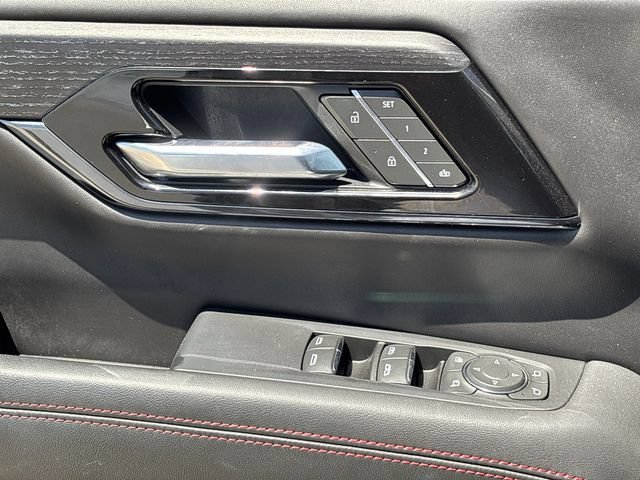 Used 2025 GMC Yukon AT4 Ultimate AWD/4WD image 22
