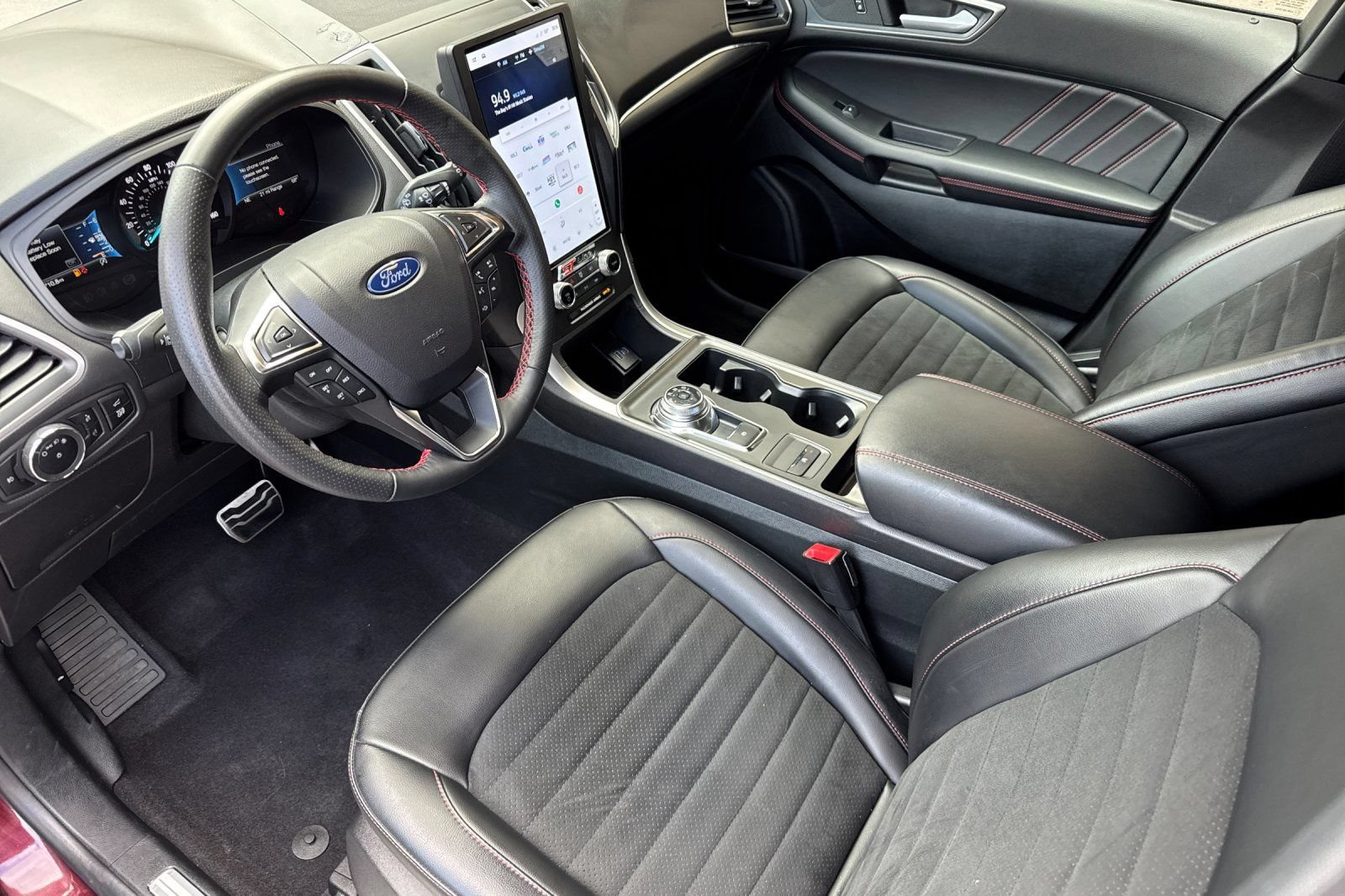 Certified 2024 Ford Edge ST-Line AWD/4WD image 14