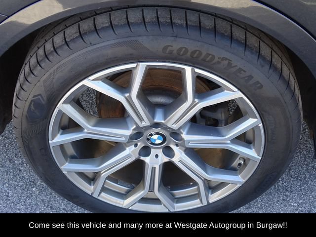 Used 2022 BMW X7 xDrive40i AWD/4WD image 17