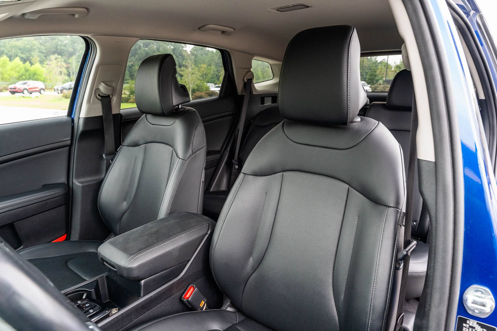 Used 2024 Kia Sportage EX FWD image 19