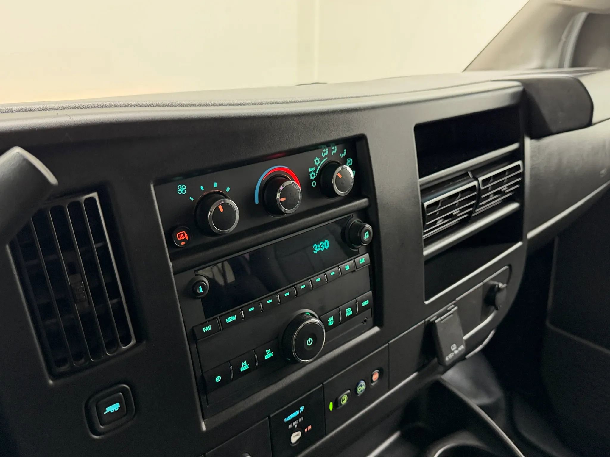 Used 2023 Chevrolet Express 3500 LS RWD image 29