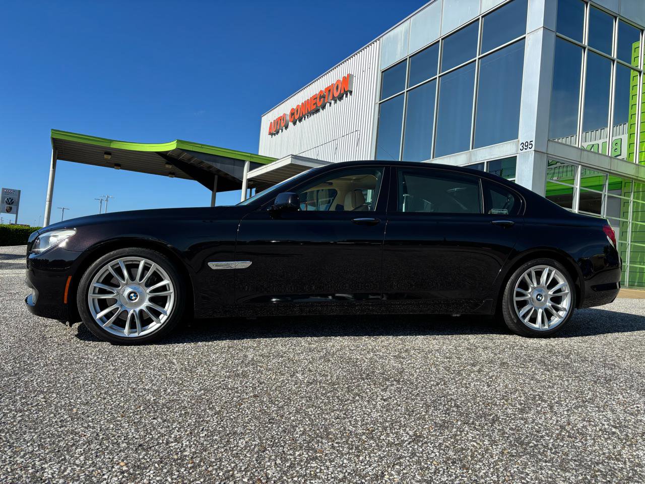 Used 2012 BMW 750Li image 2