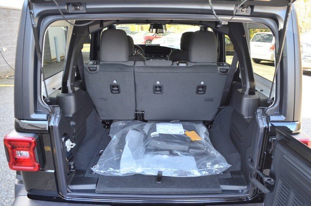 New 2026 Jeep Wrangler Sahara image 32