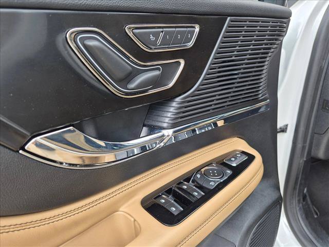 Used 2022 Lincoln Corsair Reserve w/ Equipment Group 201A FWD image 12