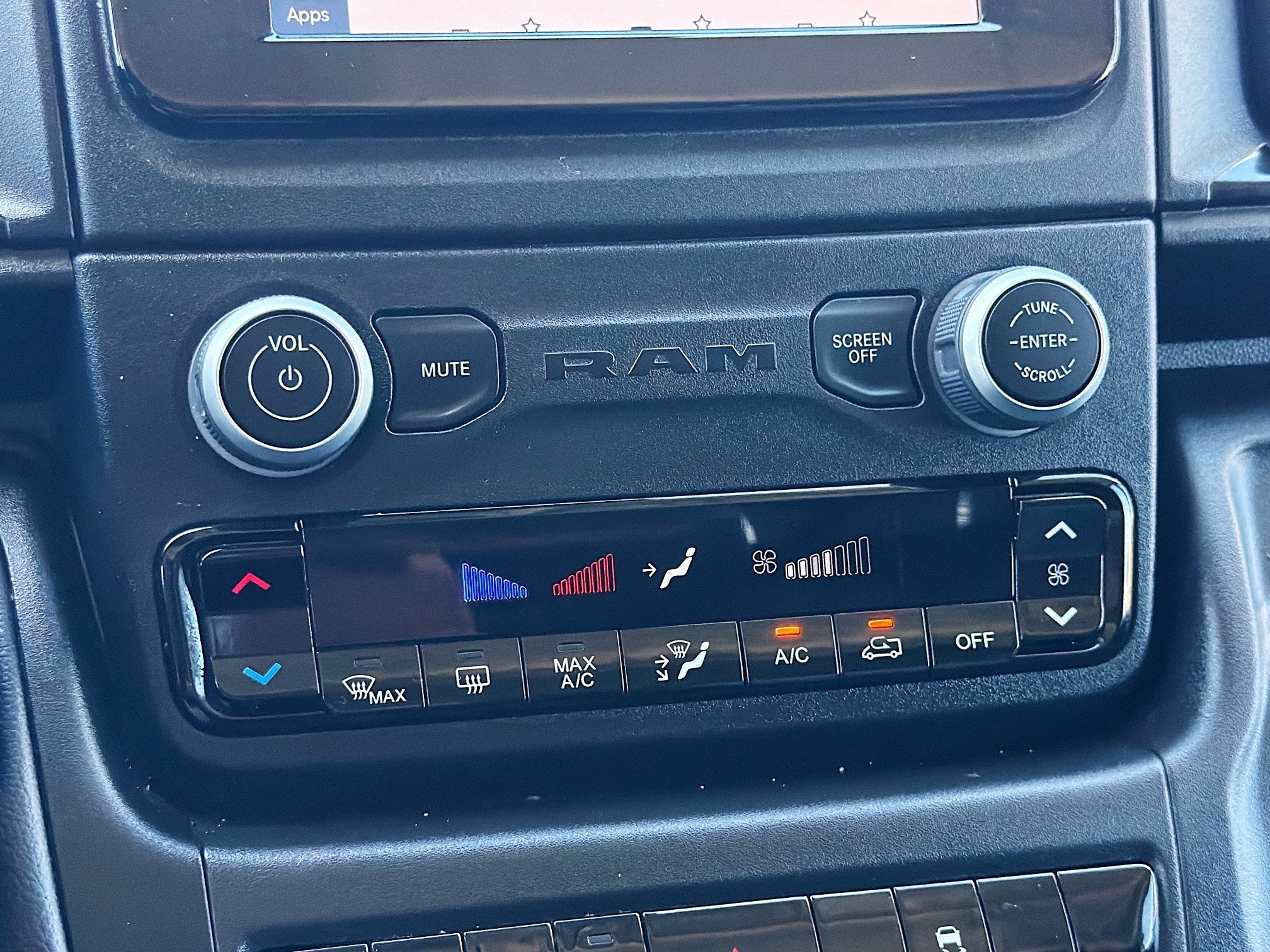 Used 2025 RAM ProMaster 2500 w/ Convenience Group FWD image 10