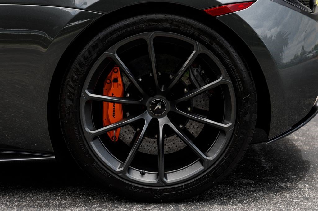 Used 2019 McLaren 570S Spider RWD image 37