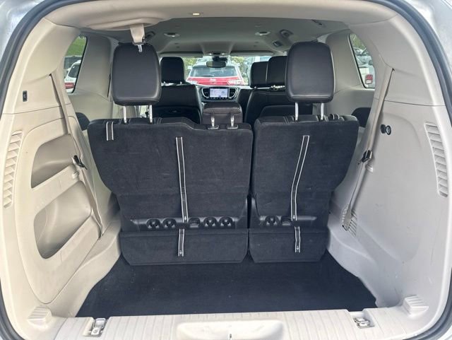 Used 2024 Chrysler Pacifica Touring-L FWD image 9