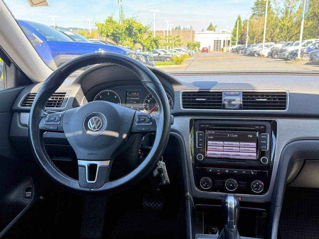 Used 2014 Volkswagen Passat TDI SE FWD image 28