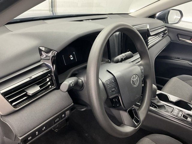 Used 2025 Toyota Camry SE image 16