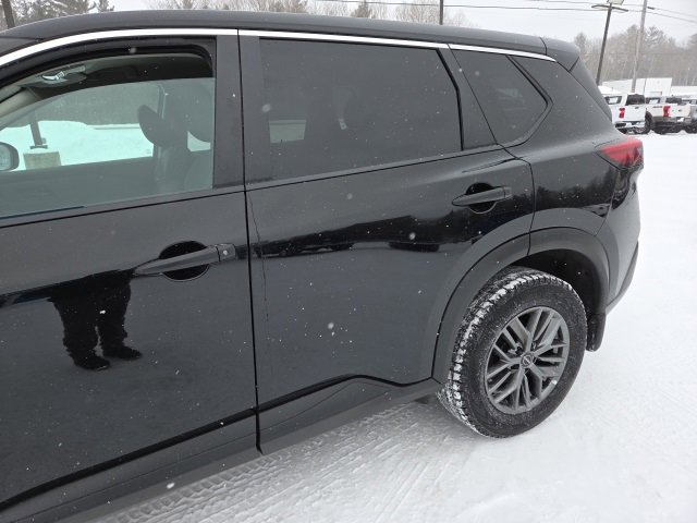 Used 2022 Nissan Rogue S image 30