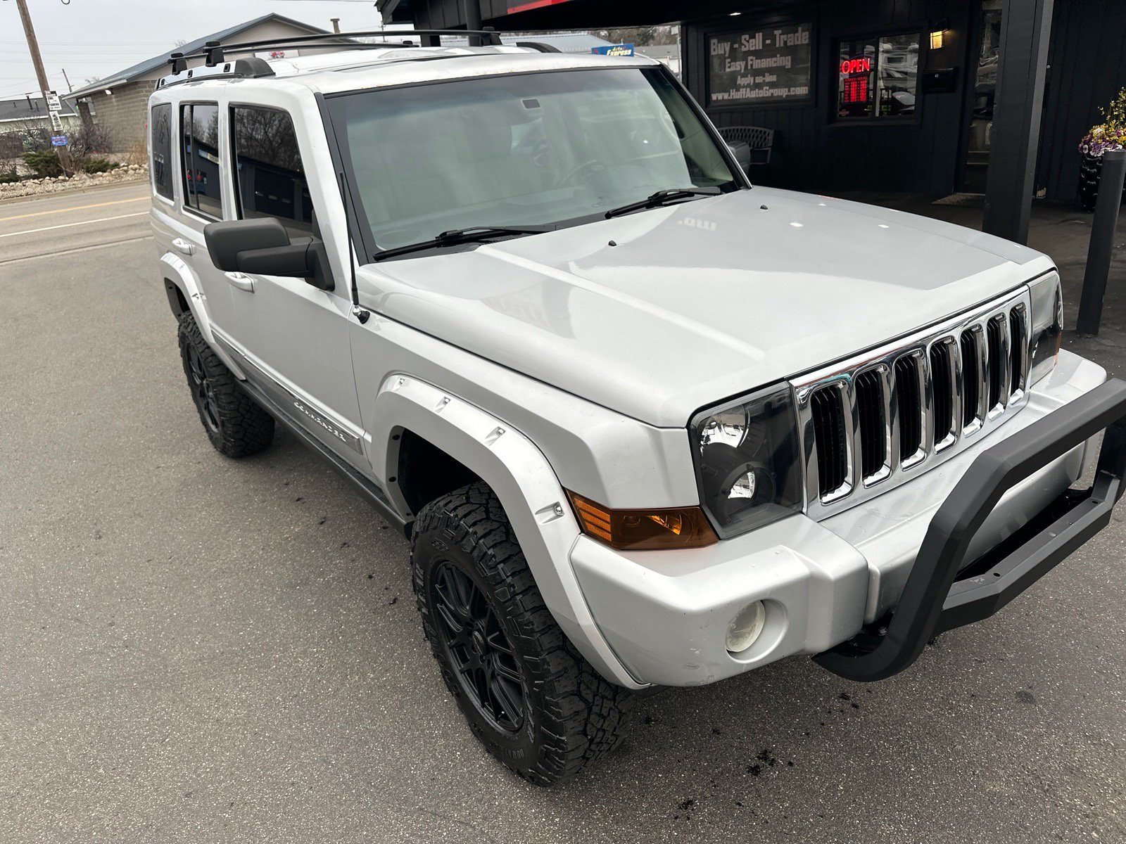 Used 2006 Jeep Commander Limited AWD/4WD image 4