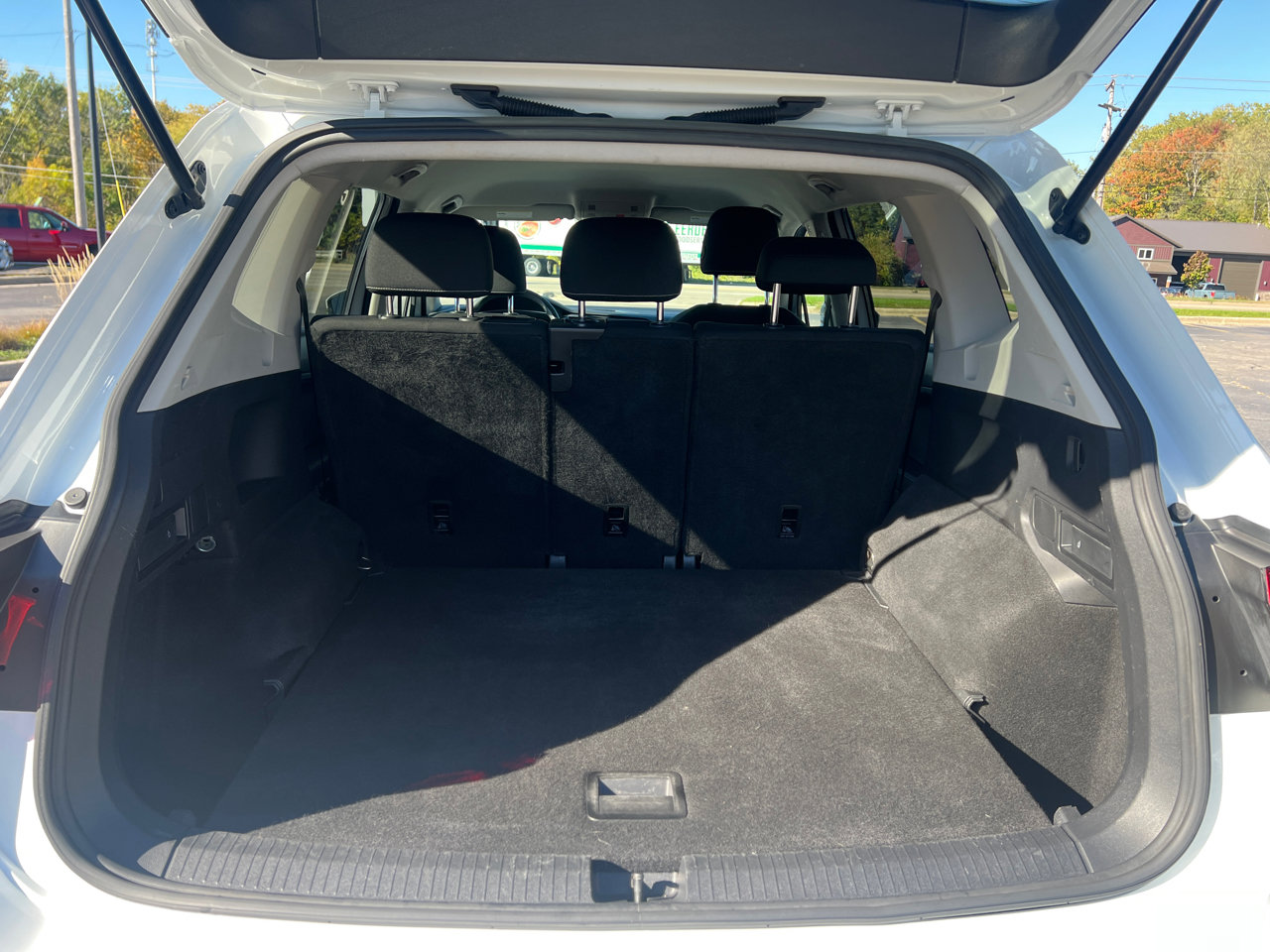 Used 2022 Volkswagen Tiguan S image 36