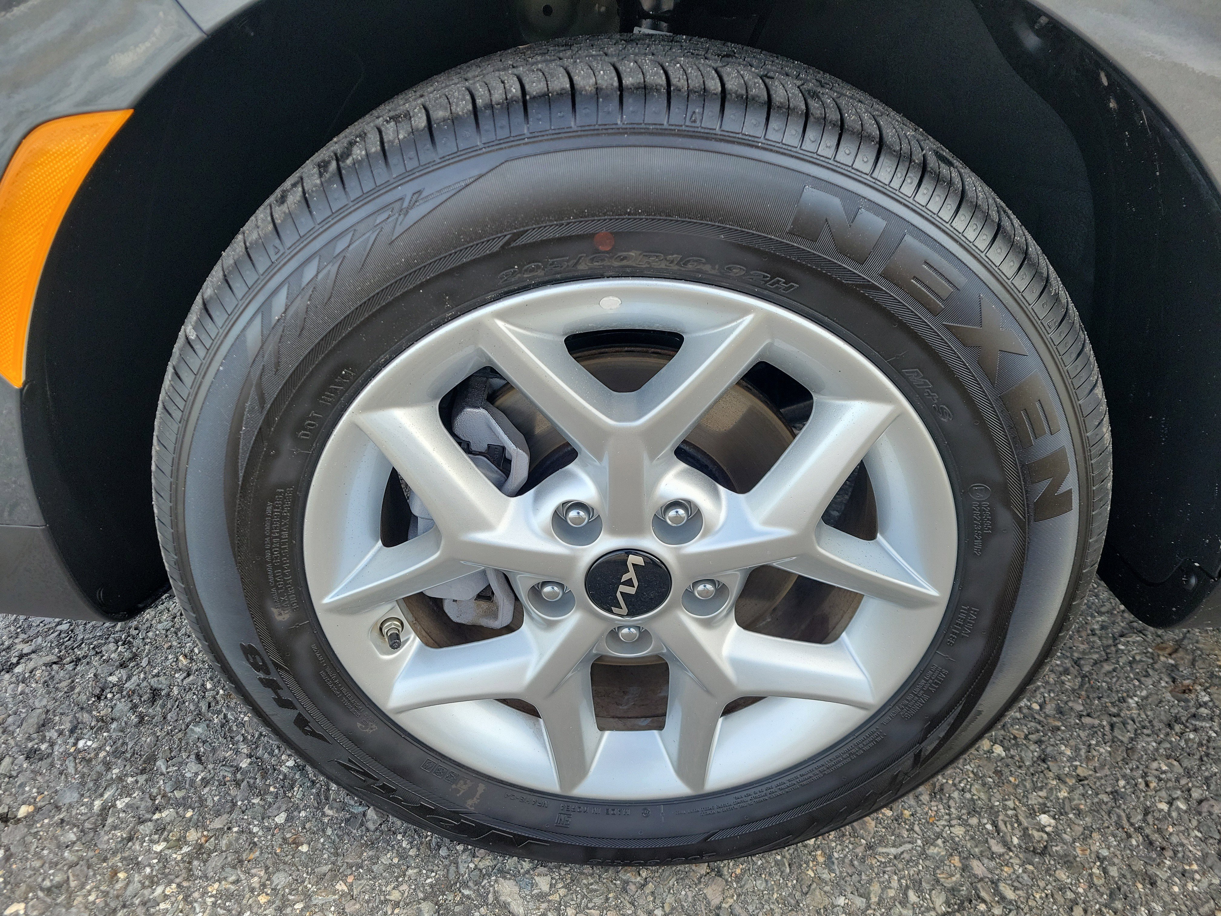 Used 2025 Kia Soul LX w/ LX Technology Package image 12