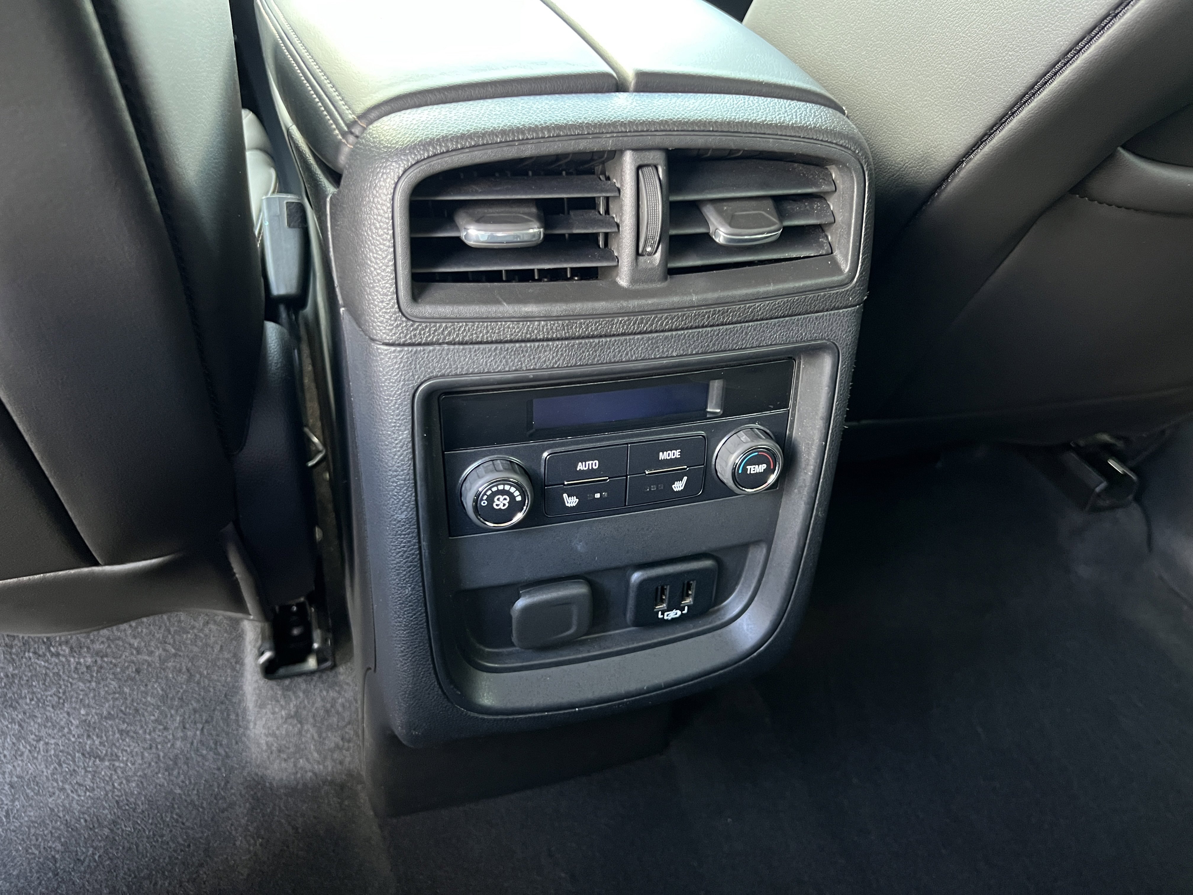 Used 2017 Buick Envision Essence FWD image 29