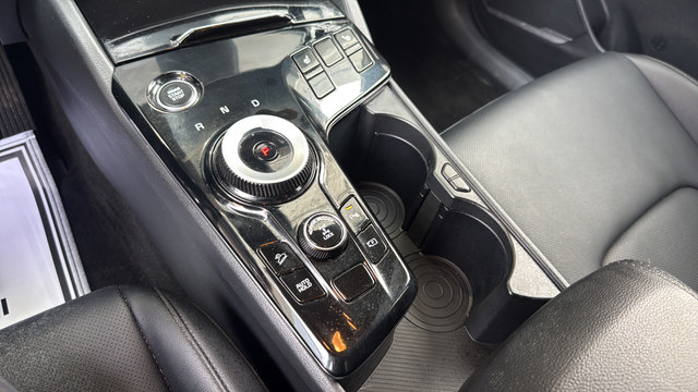Used 2025 Kia Sportage EX AWD/4WD image 19