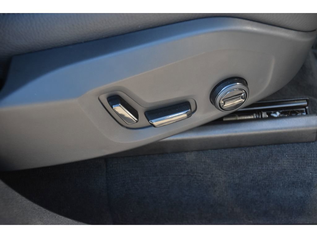 Certified 2024 Volvo XC90 B6 Plus image 31