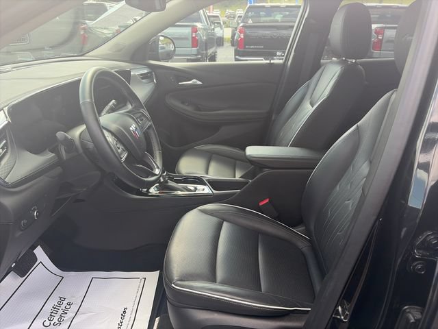 Used 2025 Buick Encore GX Avenir w/ Avenir Convenience Package AWD/4WD image 9