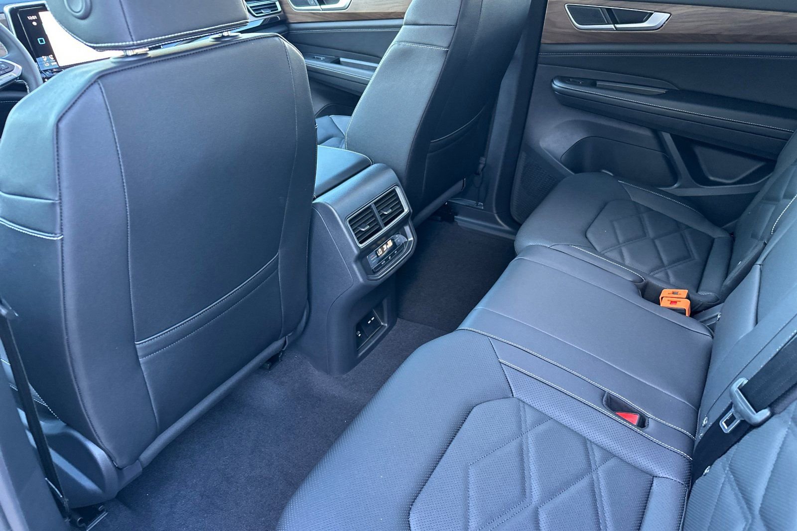 New 2026 Volkswagen Atlas SE image 11