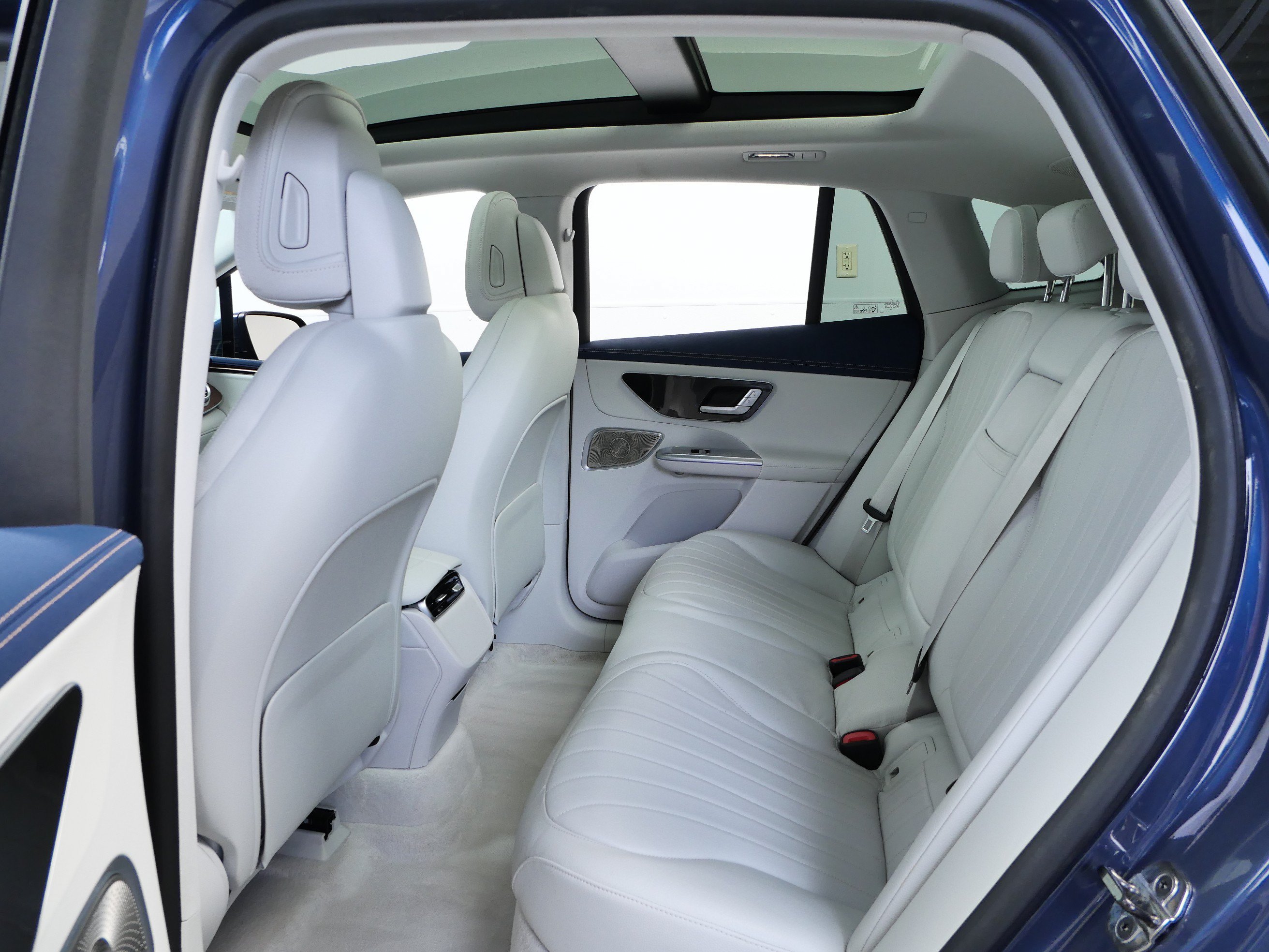 Certified 2023 Mercedes-Benz EQE 500 4MATIC SUV image 19