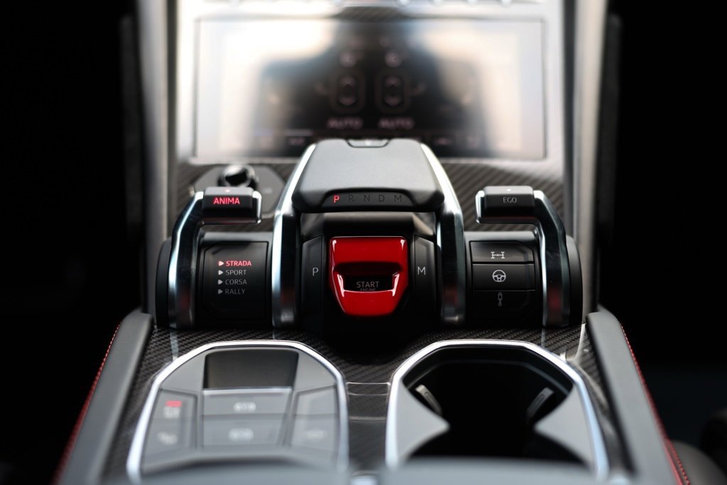 Used 2024 Lamborghini Urus Performante image 32