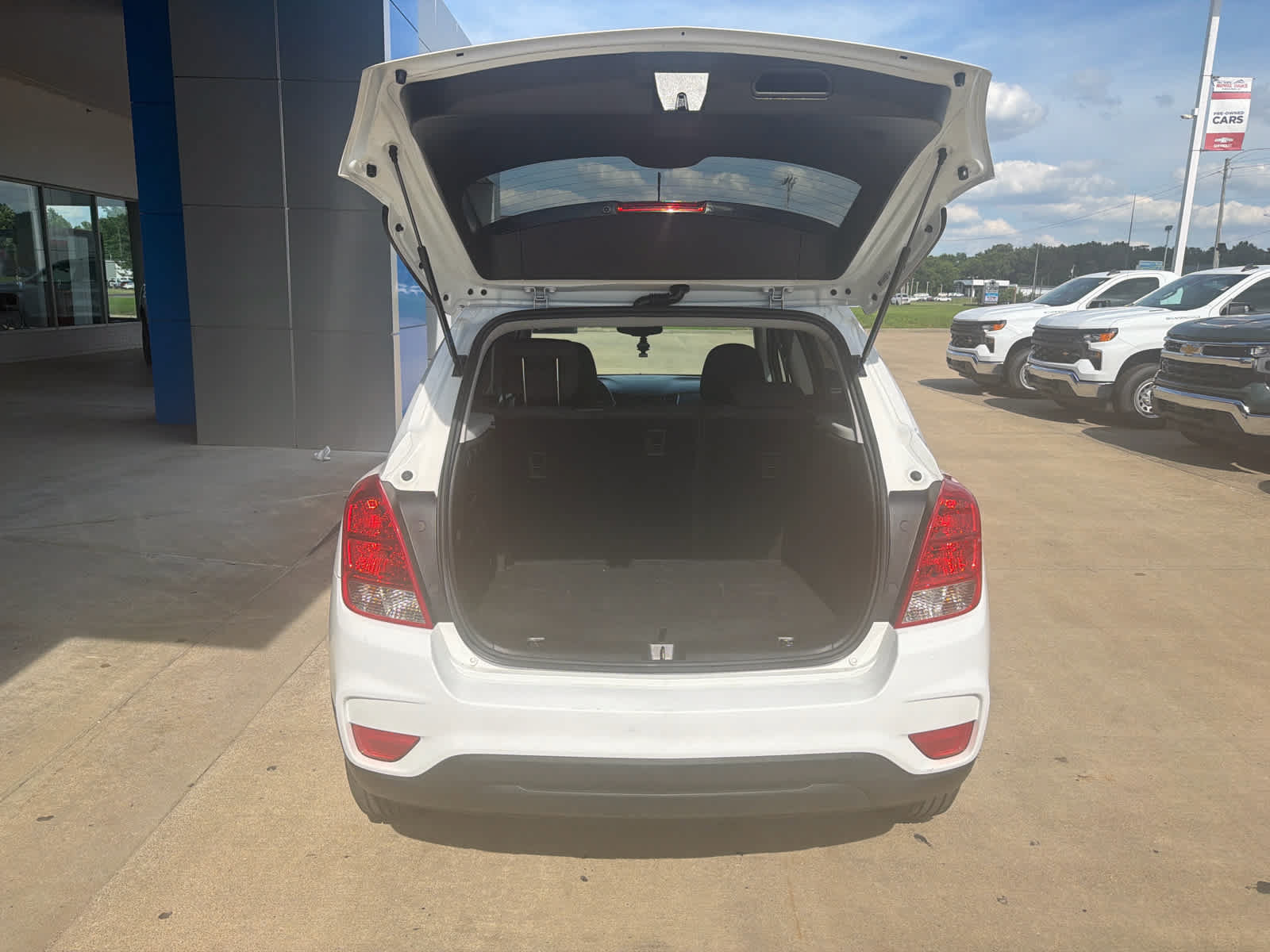 Used 2020 Chevrolet Trax LS w/ Tint and Cruise Package FWD image 6