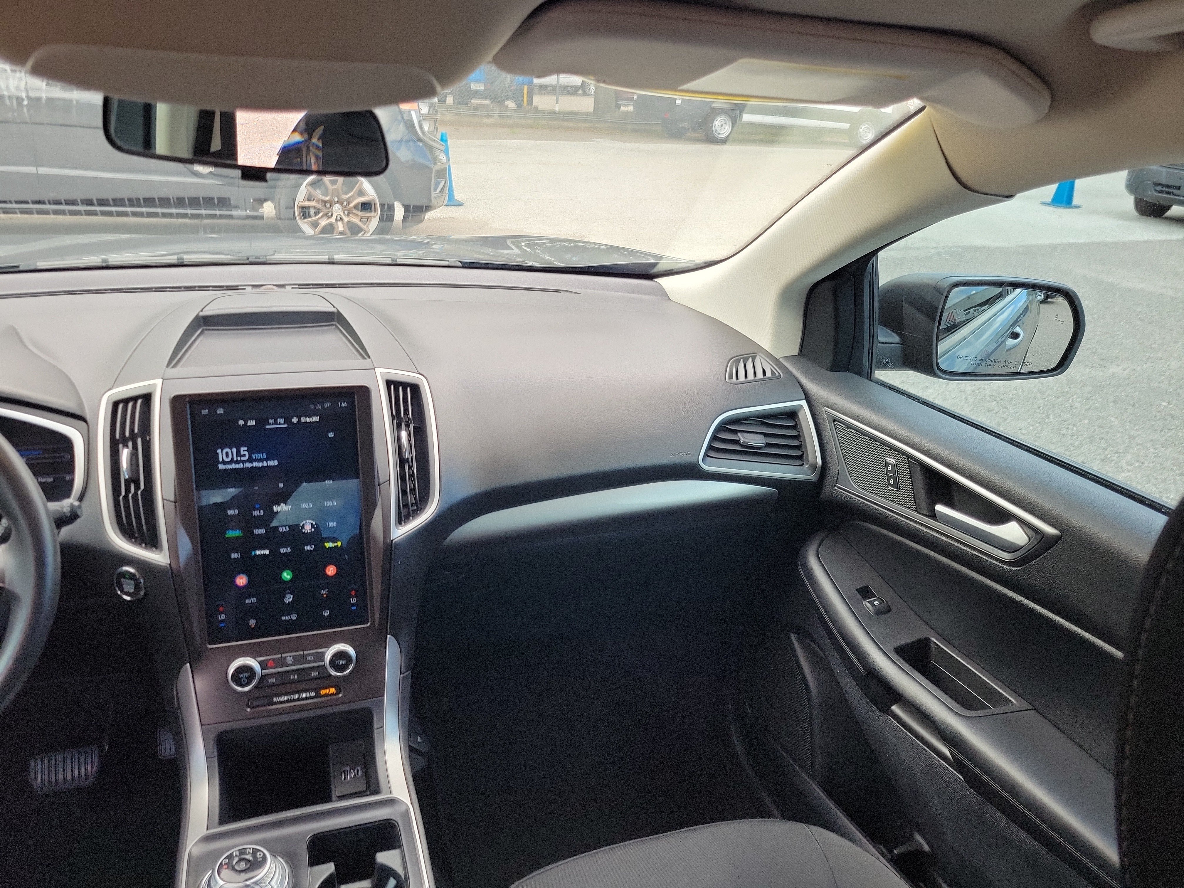 Used 2021 Ford Edge SE FWD image 9