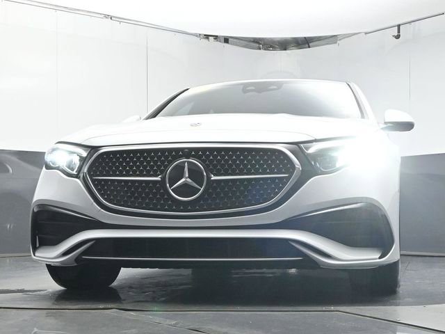 Used 2025 Mercedes-Benz E 350 Sedan image 32
