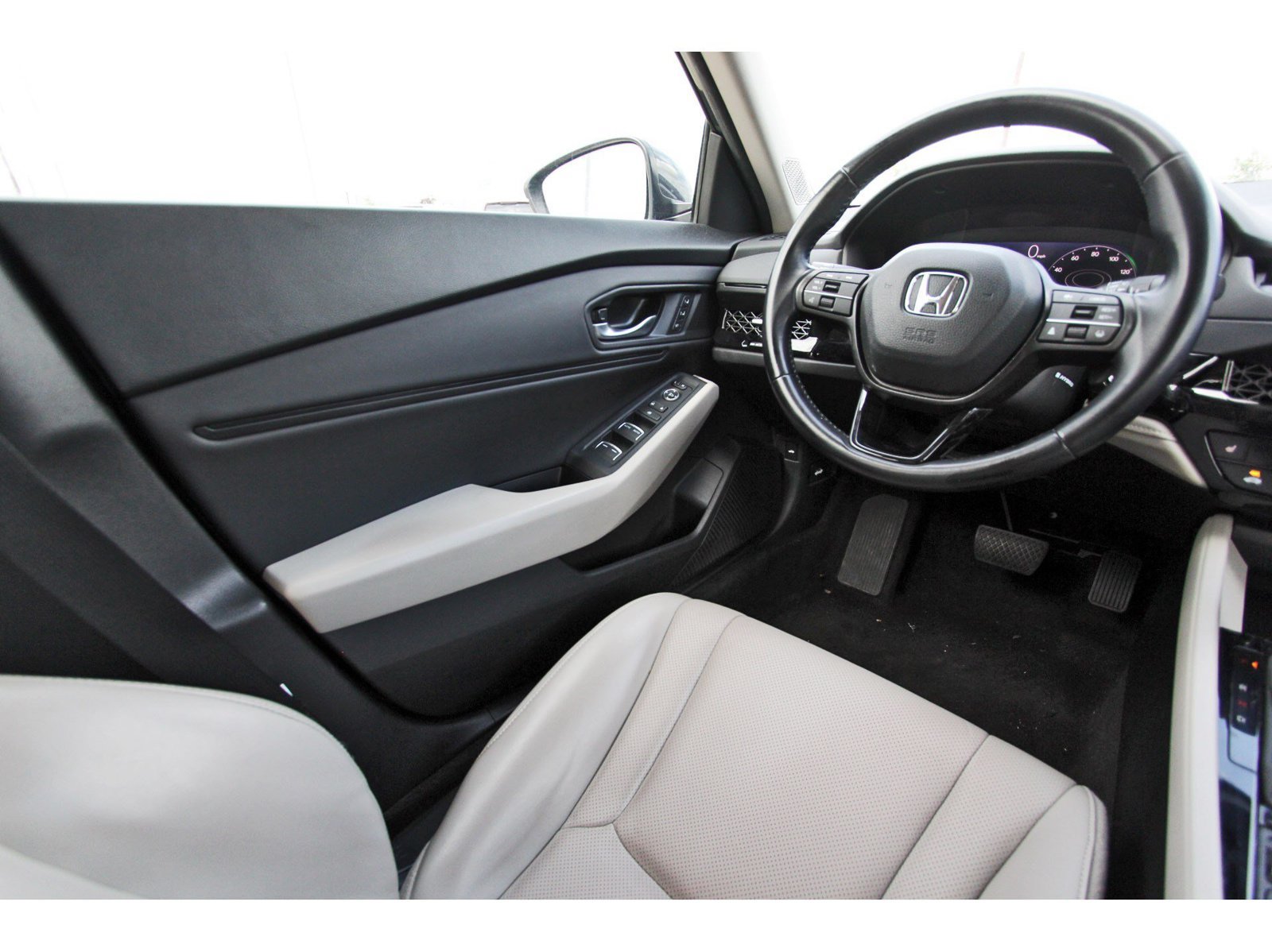 Used 2024 Honda Accord EX-L image 9