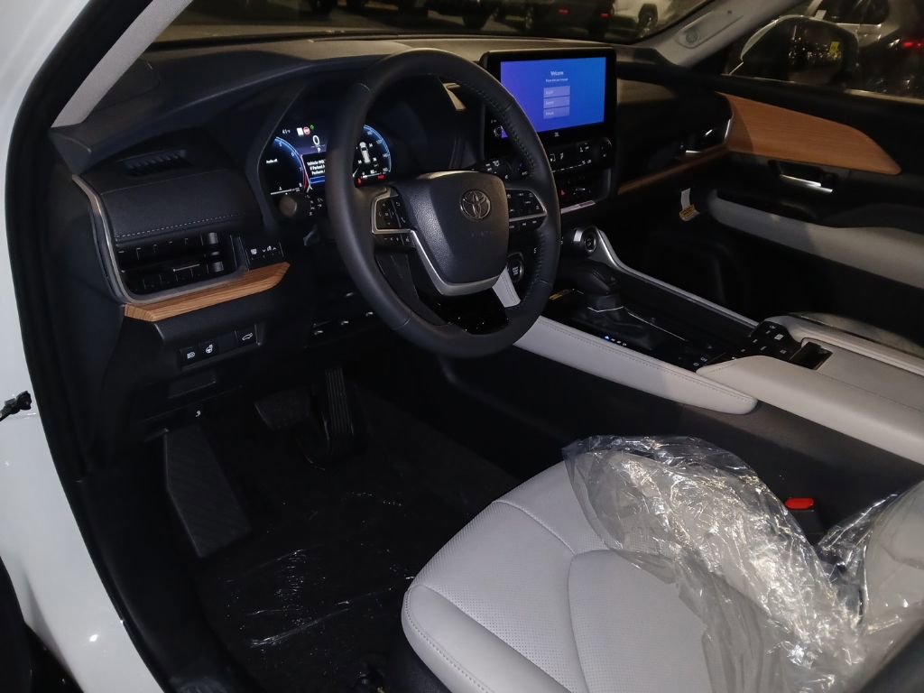 New 2026 Toyota Grand Highlander Limited image 6