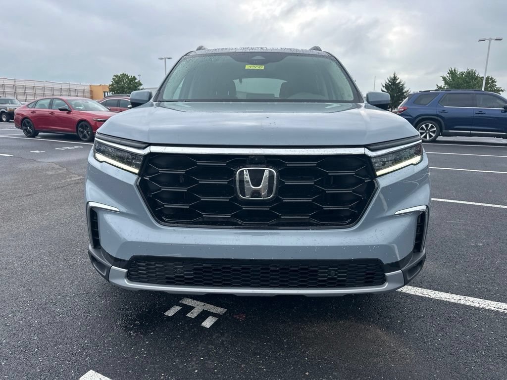 Used 2023 Honda Pilot Elite image 2