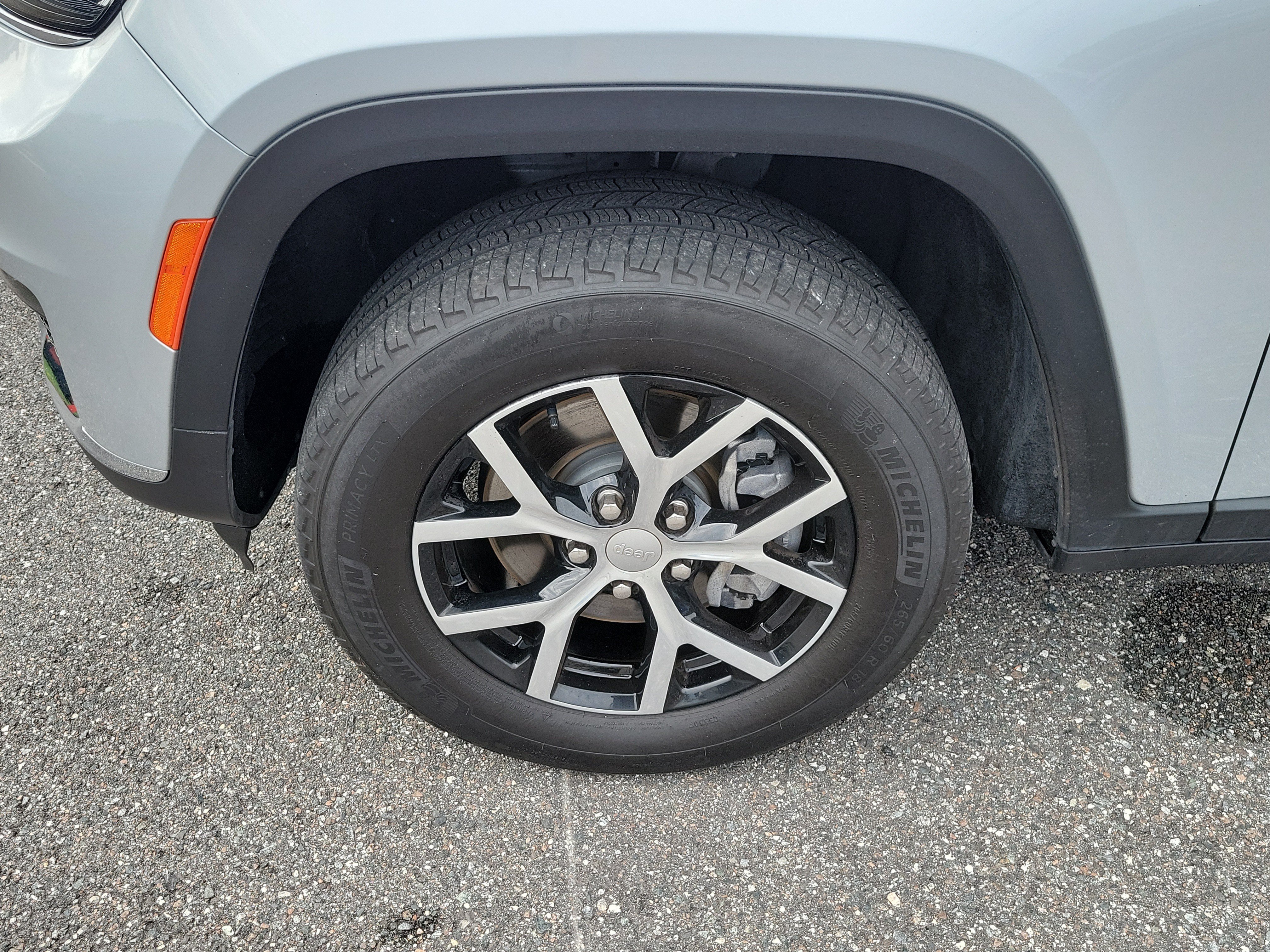 Used 2024 Jeep Grand Cherokee L Limited RWD image 37