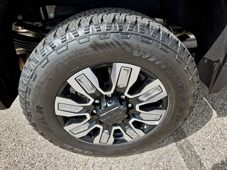 New 2026 GMC Sierra 3500 Denali w/ Technology Package AWD/4WD image 37