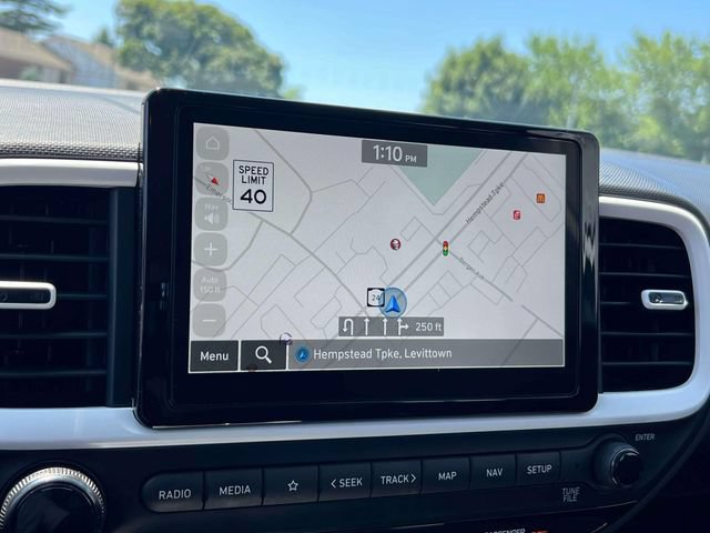 Used 2025 Hyundai Venue Limited FWD image 33
