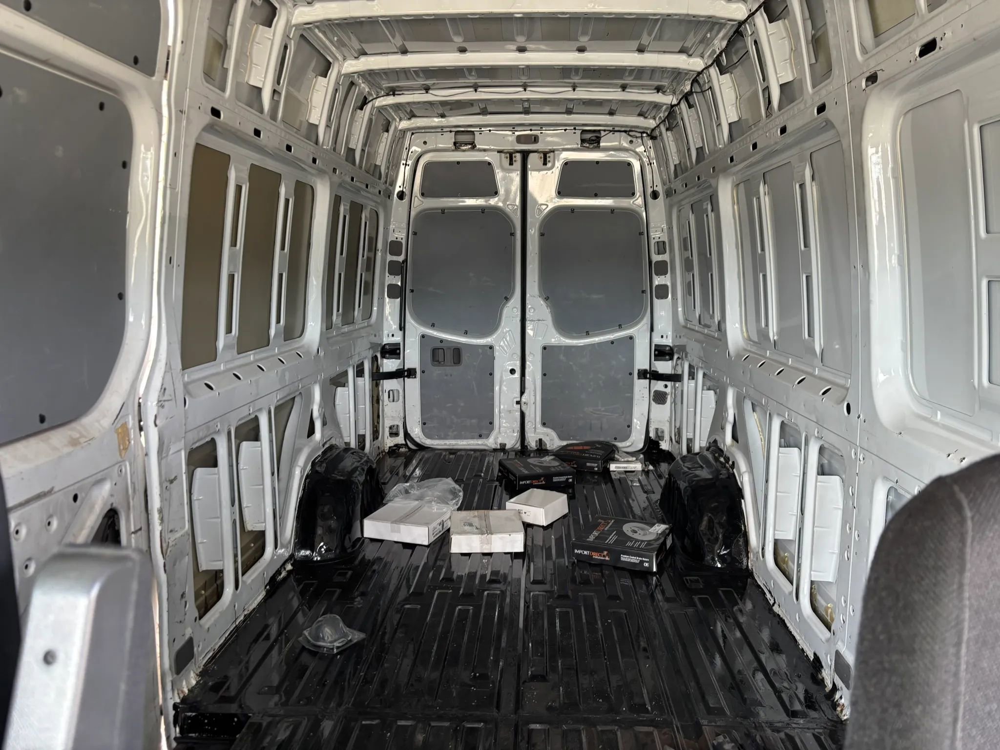 Used 2014 Freightliner Sprinter 2500 RWD image 15