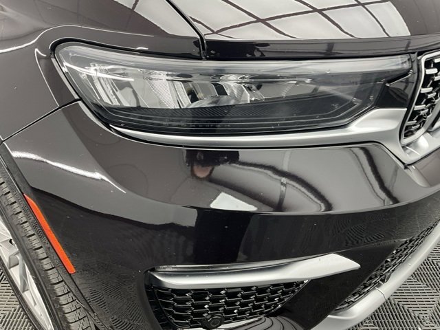 Used 2022 Jeep Grand Cherokee Summit w/ Luxury Tech Group V image 27