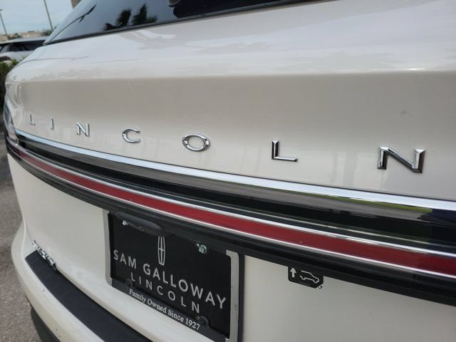 Certified 2019 Lincoln Nautilus Reserve w/ Ultimate Package FWD image 7