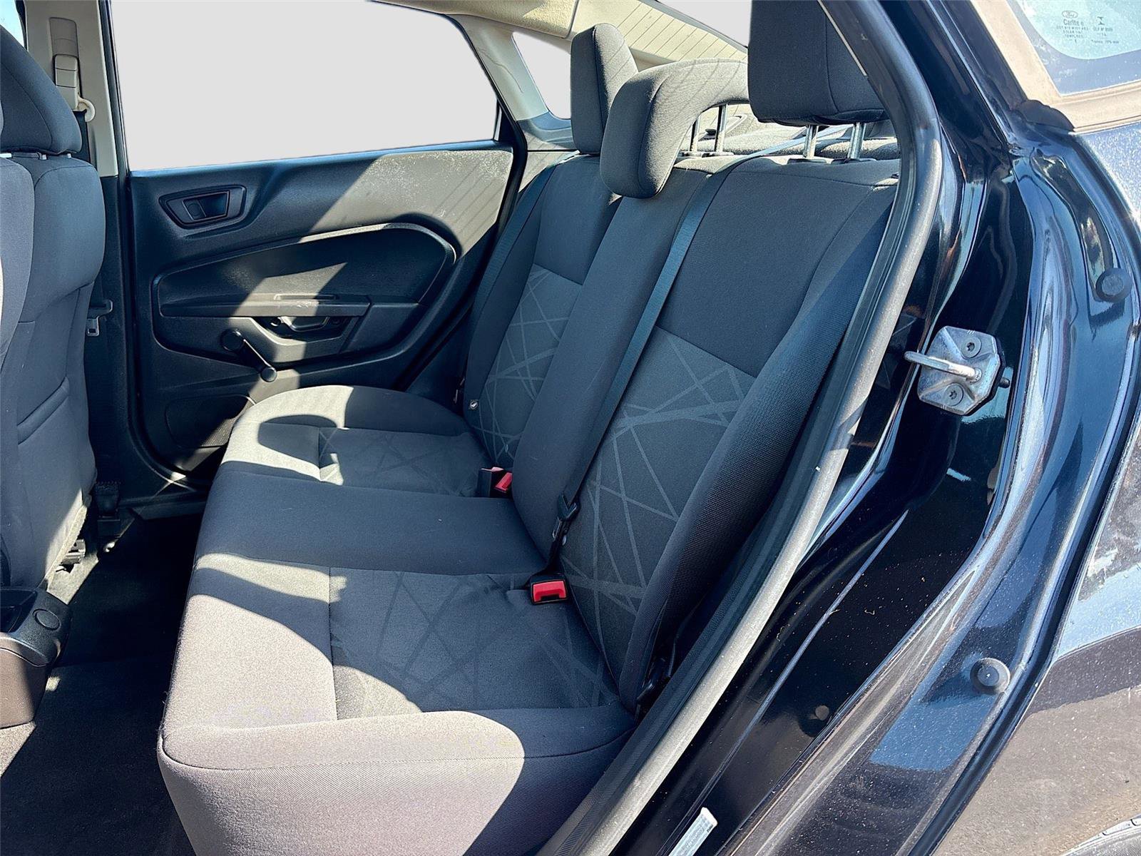 Used 2015 Ford Fiesta S image 21