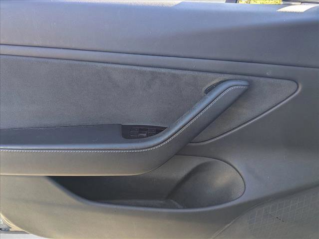 Used 2018 Tesla Model 3 Long Range image 8