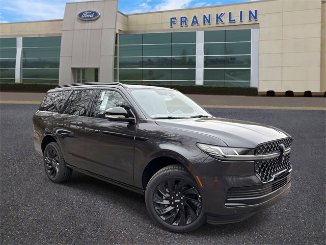 New 2025 Lincoln Navigator Reserve w/ Jet Appearance Package image 1