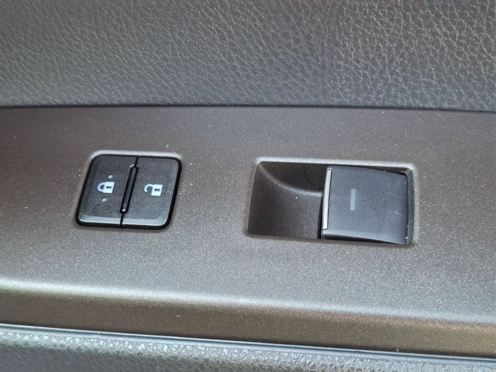 Used 2022 Toyota Camry XSE FWD image 35