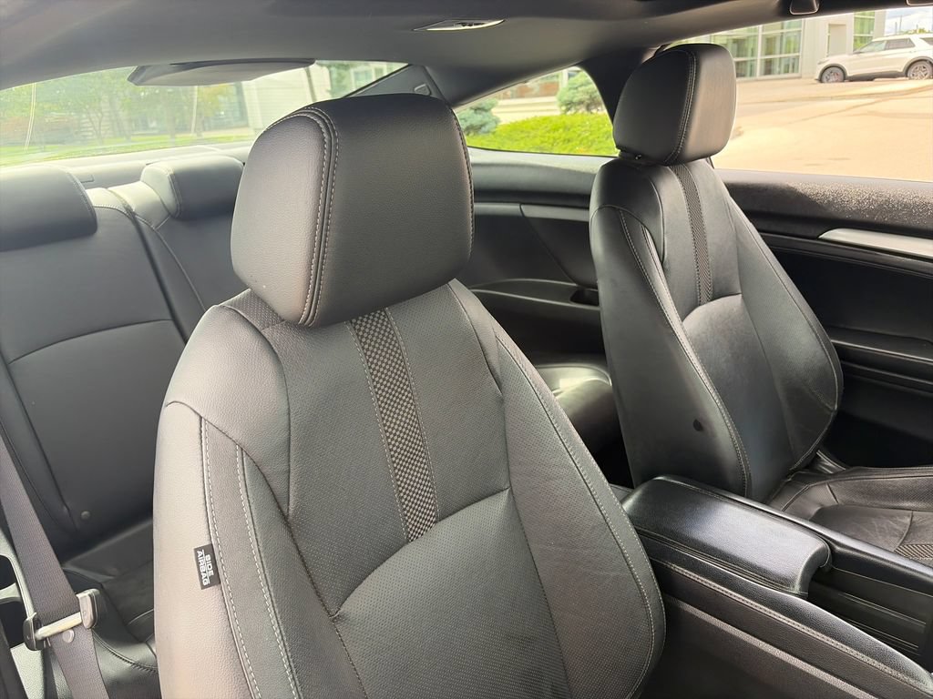 Used 2020 Honda Civic Touring image 12