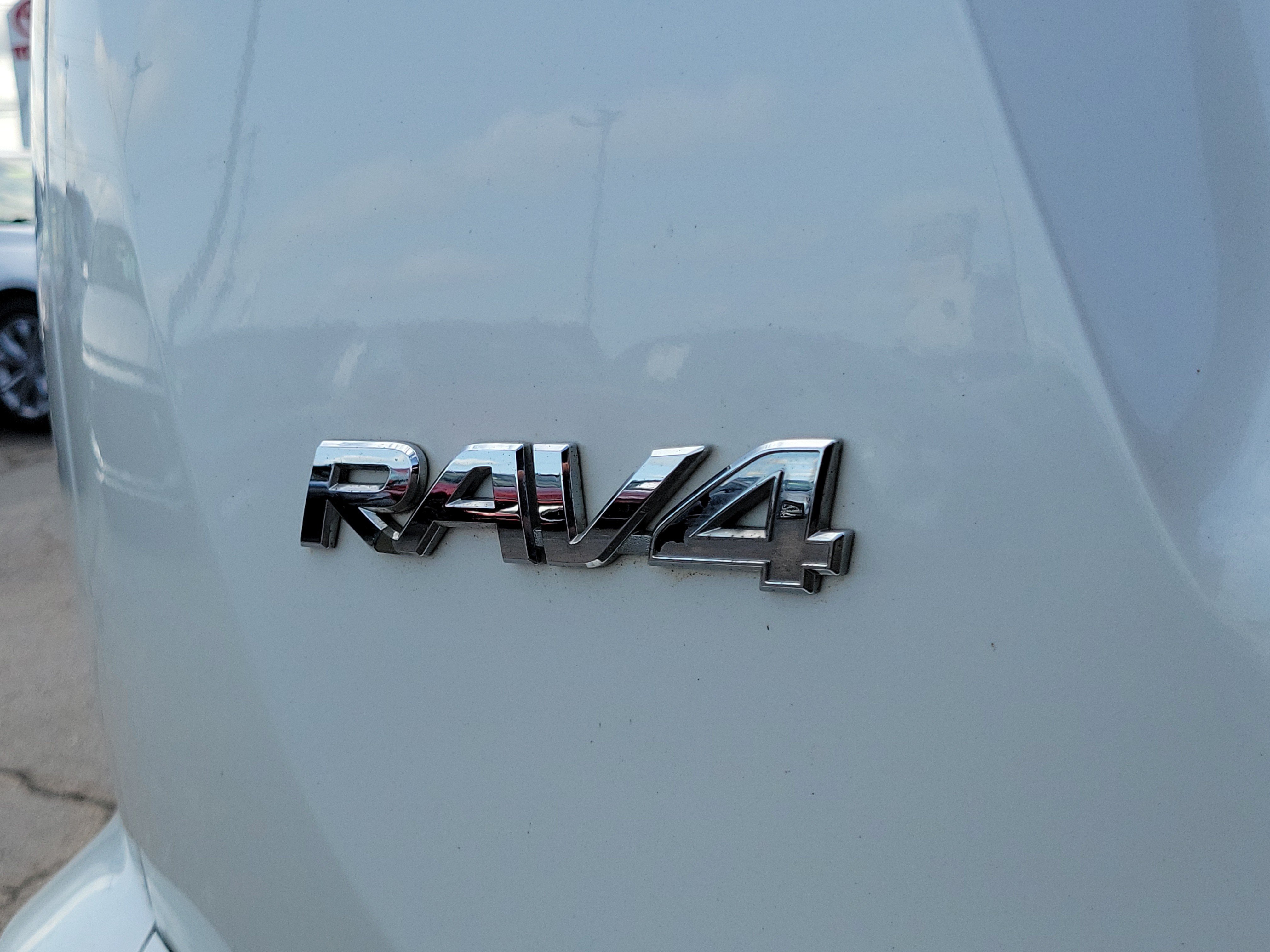 Used 2018 Toyota RAV4 Limited w/ Advanced Technology Package AWD/4WD image 6