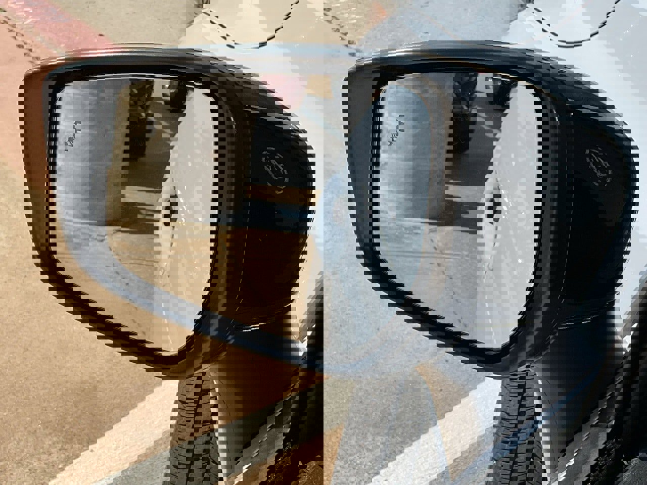 New 2025 Nissan Versa SR w/ Trunk Package image 10